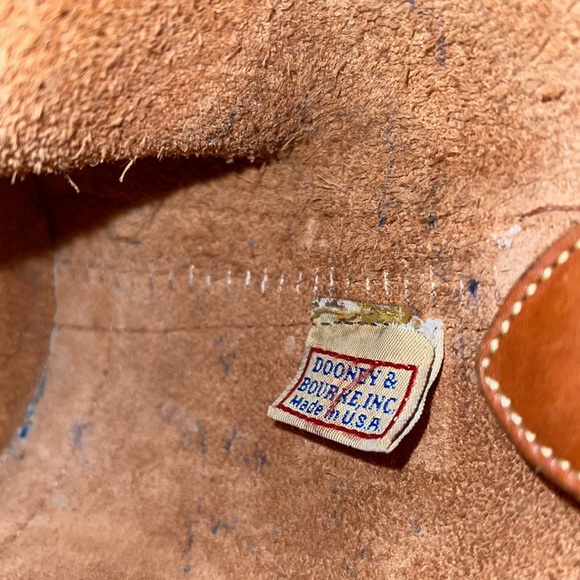 Vintage Dooney & Bourke all weather leather tan Norfolk bag. - Picture 5 of 10